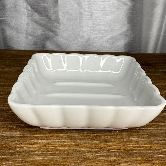 Hotel Inter Continental San Diego Ceramic Soap Dish 3.75” Square Ivory Color - Picture 4 of 7